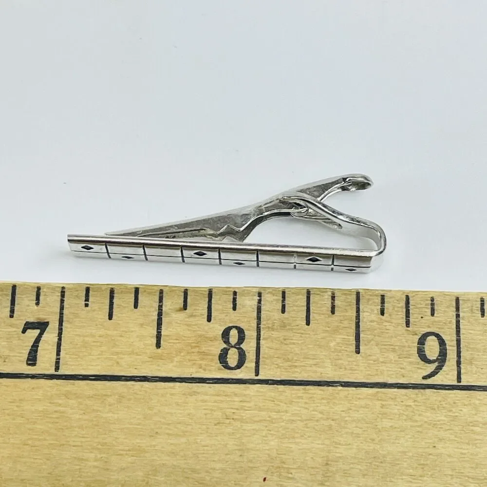 Vintage SWANK Men's Silver Tone Geometric Pattern Tie Clip Bar Accessory